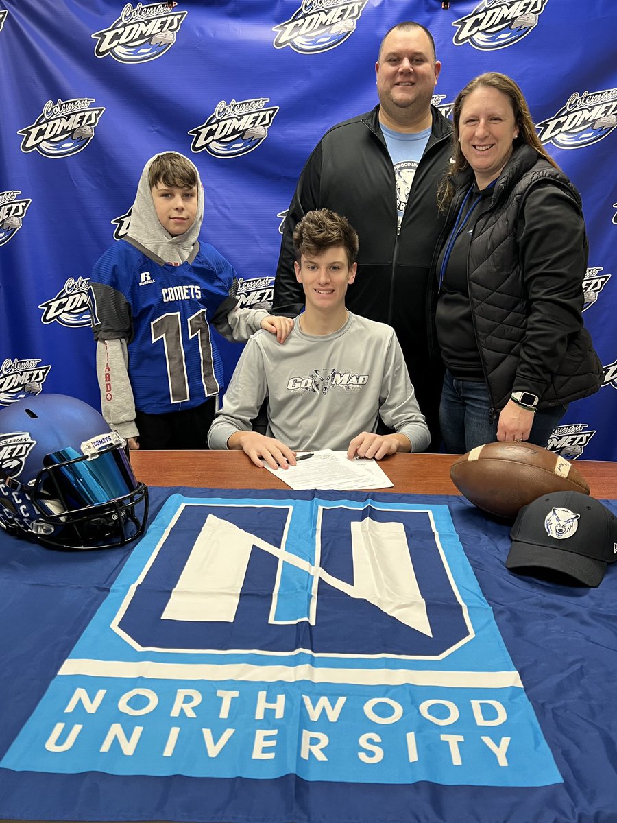 KlopfTy's tweet photo. Officially apart of @The_WOOD_FB 
🐺✍️ #GoMad #CTD https://t.co/VN32by2Zql