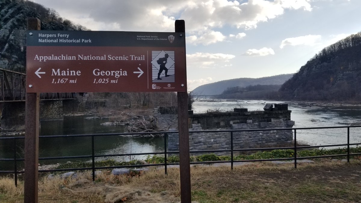 RichieFlipSide's tweet photo. Halfway on the AT in Harpers Ferry, WV.
#harpersferry #westvirginia #potomacriver #maine #georgia #appalaciantrail #AT #theAT #halfway #onthetrail @HarpersFerryNPS #harperferryNHP https://t.co/Ux25k4Q3xm
