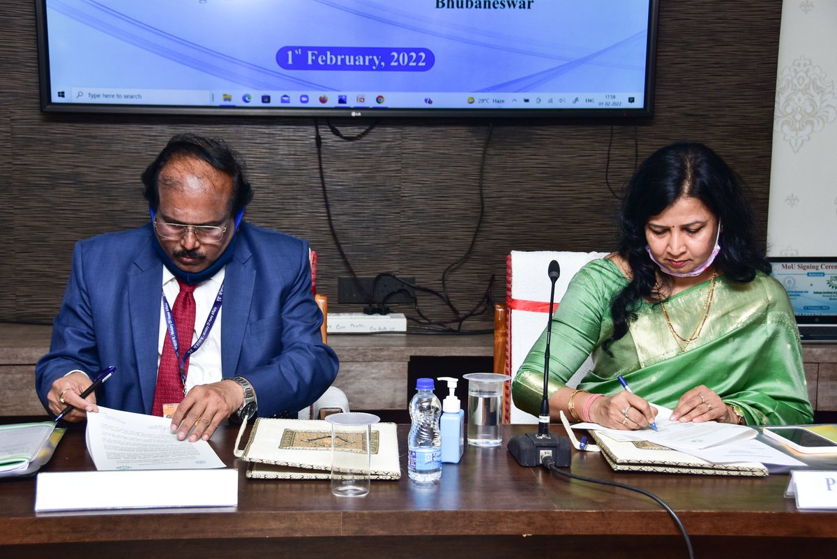 srinibasdas001's tweet photo. #WeLoveKIIT
#kiitsoee
#kiituniversity
#InstitutionofEminence
KIIT-DU Inks MoU with NCCBM
KIIT Deemed to be University (KIIT-DU), Bhubaneswar signed an MoU with National Council for Cement and Building Materials (NCCBM) on 1st February 2022. https://t.co/ynewaDDmpF