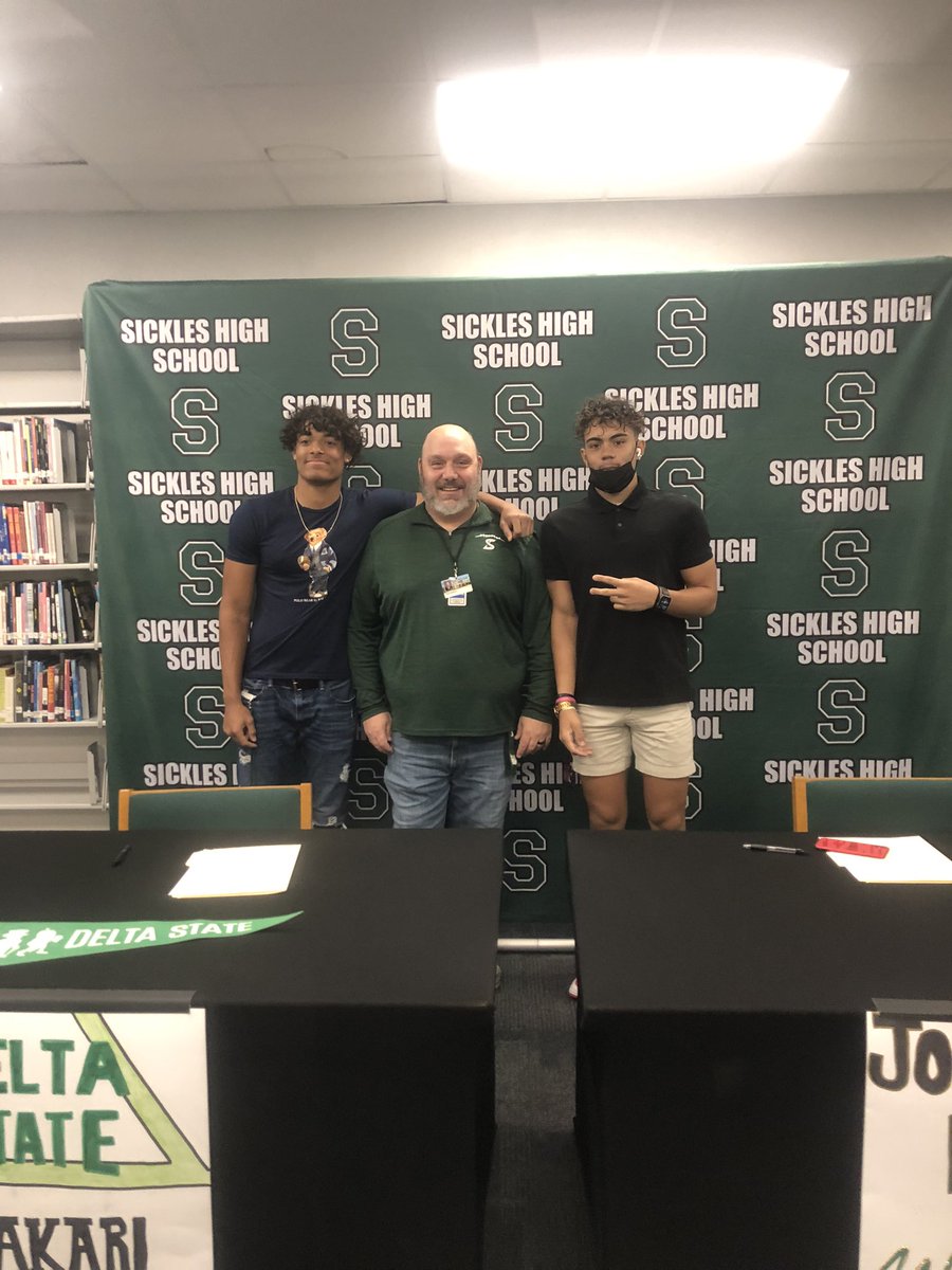 Brian Settlemire (@coachsettlemire) on Twitter photo Congratulations to <a href="/jakariwilliam16/">Jakari Williams</a> for signing with <a href="/DeltaStateFB/">#DSUFamily</a> and <a href="/phreej5/">🕷️</a> for signing with <a href="/WebberFB/">Webber Int'l University Football</a> this morning! #NSD2022 #GryphonGang Congratulations to <a href="/jakariwilliam16/">Jakari Williams</a> for signing with <a href="/DeltaStateFB/">#DSUFamily</a> and <a href="/phreej5/">🕷️</a> for signing with <a href="/WebberFB/">Webber Int'l University Football</a> this morning! #NSD2022 #GryphonGang