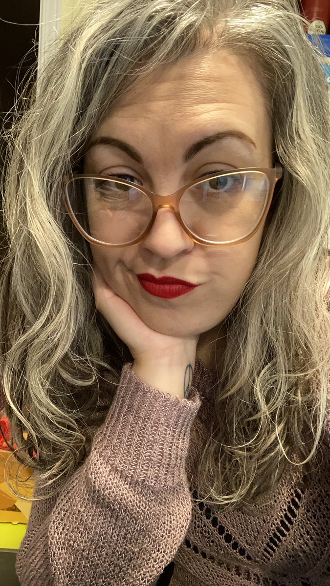 jenn__writes's tweet photo. I really need to clean out my work inbox 😫 https://t.co/UH0UW1YtQe