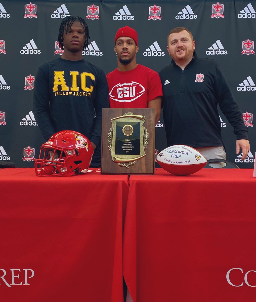 FBConcordiaPrep's tweet photo. Congratulations to the first two #BeltwayBoyz of the 2022 class for signing their NLIs this morning!  We can’t wait to see what’s in store for the future 🤩

#NSD2022 https://t.co/xbdykyC8aa