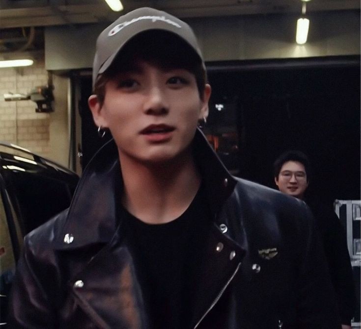 İyi ki gruba üye olmuşsun aşk adam. #9YearsWithJungkook 🥺💜