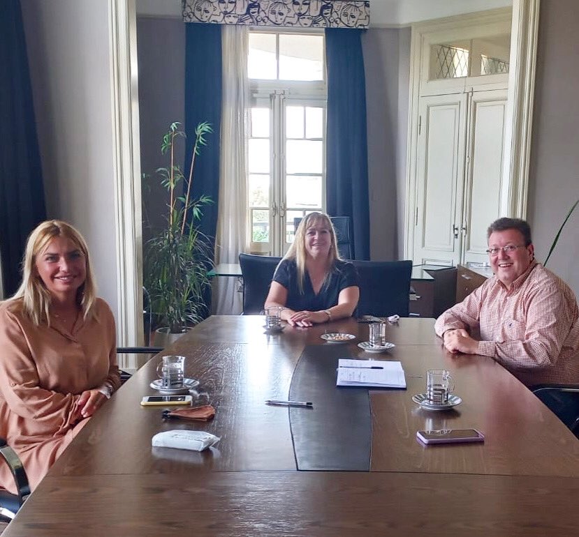 marielaflocco's tweet photo. Hoy junto a @Sandramdqsol y @fjnavarra generando ideas y propuestas para nuestro espacio  @rednapargentina https://t.co/t05YhStnsn