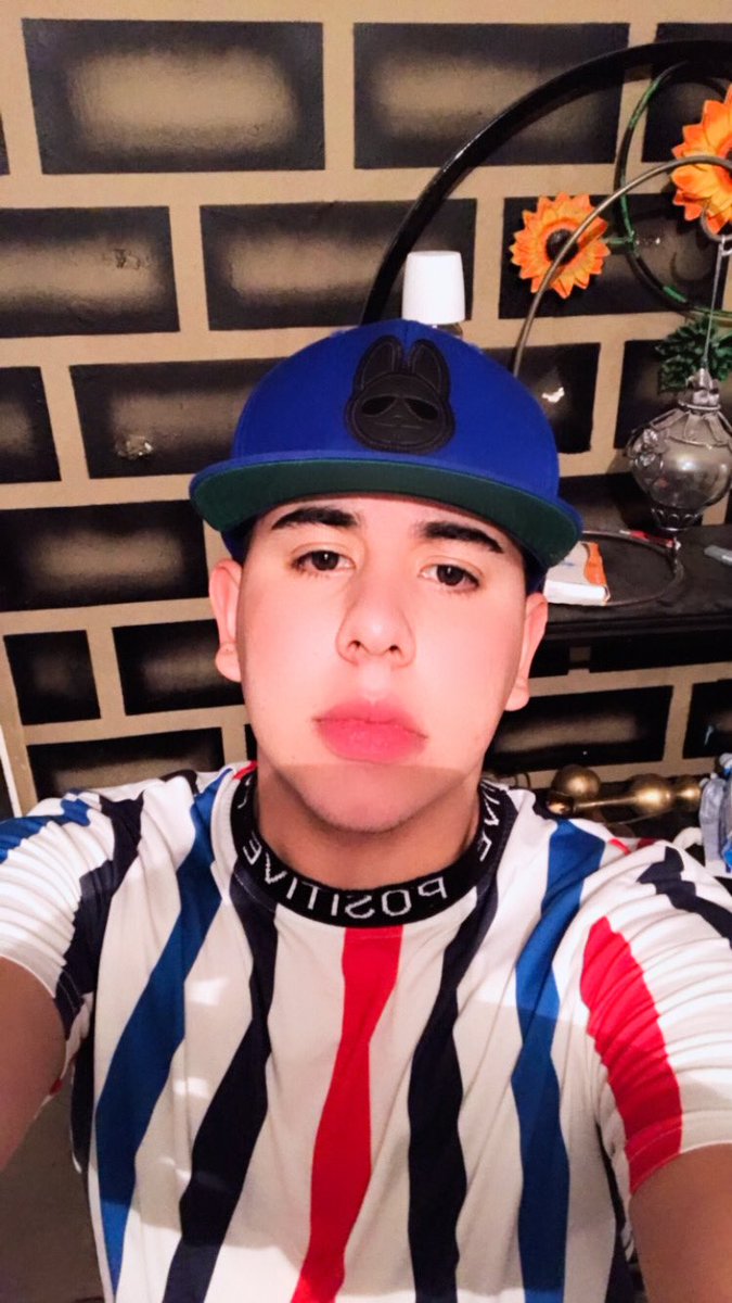 RobertoDavidc14's tweet photo. #CdJuarez #gay Hii soy nuevo aquí jajsjs 🤣🥺 https://t.co/iYcYFJABHW
