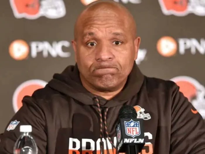 barstoolsports's tweet photo. Likely Billionaire Hue Jackson Says He Was Offered Extra Money To Lose Games By The Browns Owner https://t.co/aU6ucCi4bG https://t.co/j5oZ6ZMHXr