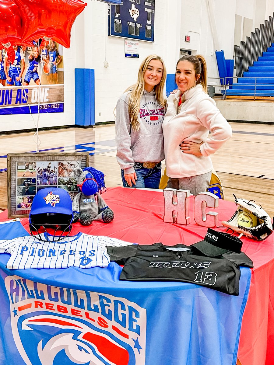 BosSoftball's tweet photo. It was a GREAT day to be a Pioneer this morning as we celebrated @hhharlsss, @_allistidham and @katymmcgowan on National Signing Day. 💙🥎

We cannot wait to follow these ladies in their college careers! #GoBOS #NationalSigningDay @boswellhs @emsisdathletics https://t.co/ycAJ5Ueveq