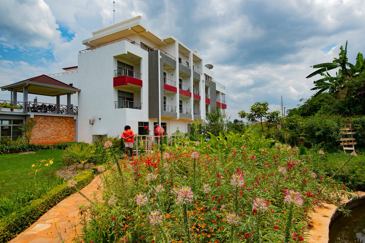 BelanHotel's tweet photo. iT's Valentine's Month!💕🌹

 Let the Celebration of Love and Affection begin, from an Intimate Dinner Experience to a Romantic and Luxurious Baecation.

To reserve and Know about our Valentines Experiences, please call +257 75 424 354.

#burundi #kazeiburundi #visitburundi https://t.co/hhWu7clw2x