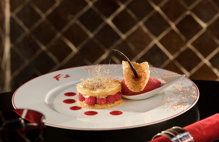 HotelBTest's tweet photo. It's goûter o'clock in @HotelBParis ! https://t.co/aPSPbM82aG