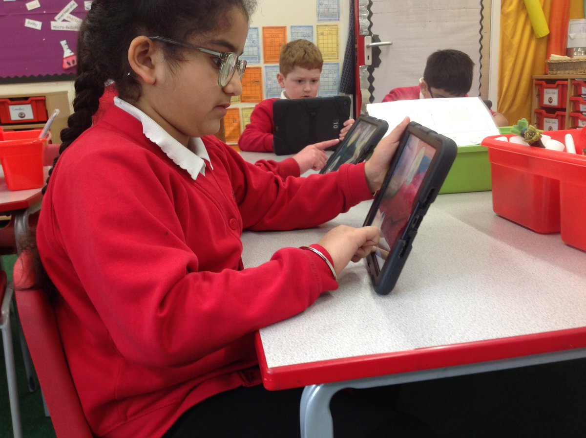 HollyfastSchool's tweet photo. 2S have been amazing photographers in their computing lessons this week. They have captured images around our school environment and then edited and created their own collage using the iPads. Fantastic technologists . #photograpgers #technologists #davidbailey #amazinglearners https://t.co/vzvDG1rYTR