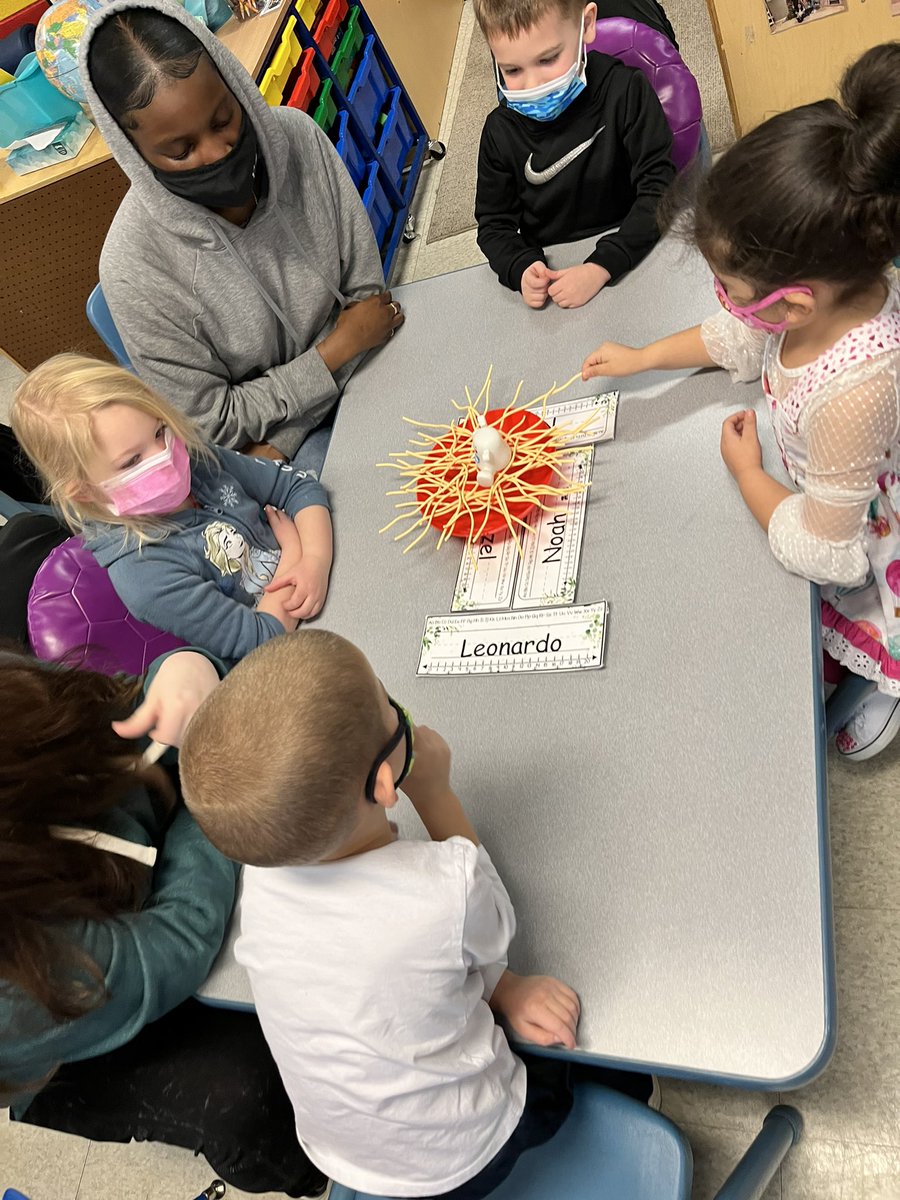 Dturner02's tweet photo. Global Day 2 Play!!! @wcpsmd #littlehubs @HubsNHHS  @MichaelChilcutt developing skills in  spacial awareness, turn taking, social emotional and so much more! https://t.co/WArxaLwRRS