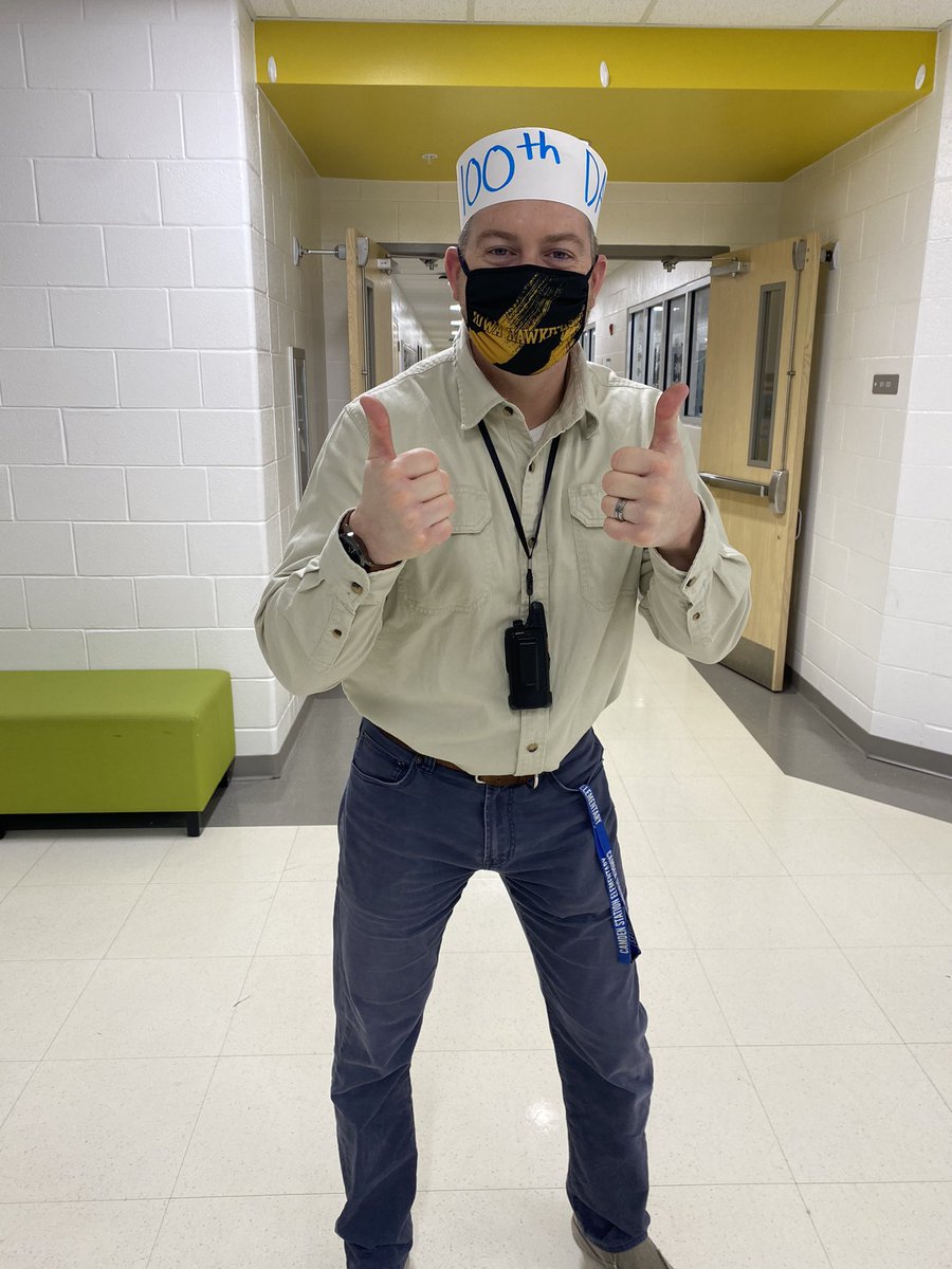 When the 100th day of school falls on 2-2-22, we celebrate by twinning! #teamoldham #100thDayofSchool