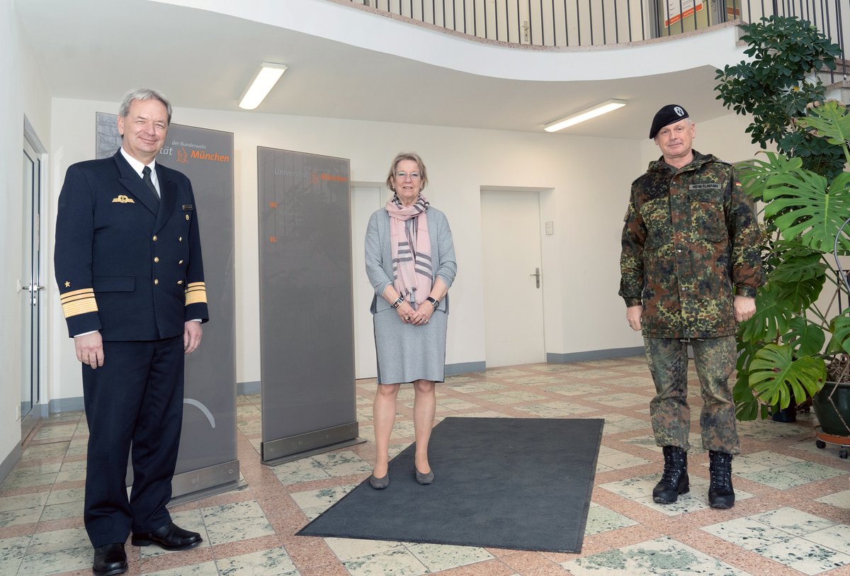 2. Station auf der Süddeutschlandreise für #InspCIR: die <a href="/unibw_m/">UniBw M</a>. Am Campus in #Neubiberg traf er zunächst die Präsidentin, Frau Prof. Dr. Niehuss, danach die Interessengemeinschaften #CIRBw &amp; #MilNw. 1/3 !B