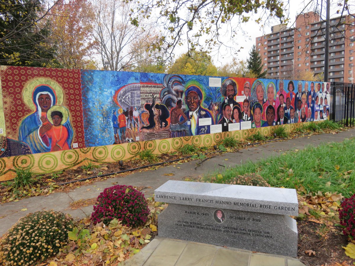 CLEPublicArt's tweet photo. (1 of 2) "The History of African Americans" mural project by local artist, Anna Arnold, was led by the E. 128th St. Block Club Association, and completed in Sept. 2021. Honoring historic local and national game-changing leaders, it's at the Amos Norwood Park. #BlackHistoryMonth https://t.co/D2ztOajKVA