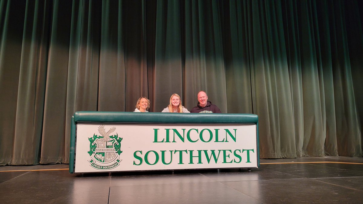 NeelyA_golf's tweet photo. Proud to be officially a bearcat!! @NWMOSTATE @NWBearcatGolf #signed https://t.co/KyLdoD6SuC