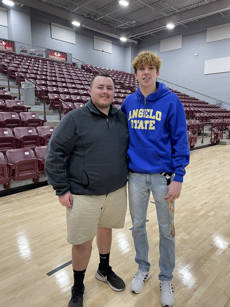 Congrats to <a href="/LukeHouston_11/">Luke Houston</a> on signing to <a href="/AngeloState/">Angelo State</a>!! I’ve had the opportunity to see him play a few times and this kid can absolutely play!They’re certainly getting themselves a baller and a guy who will make big-time catches! 

<a href="/arielle_schafer/">Arielle Schafer</a> <a href="/KLBKsports/">KLBK Sports</a> @_laurencottrell