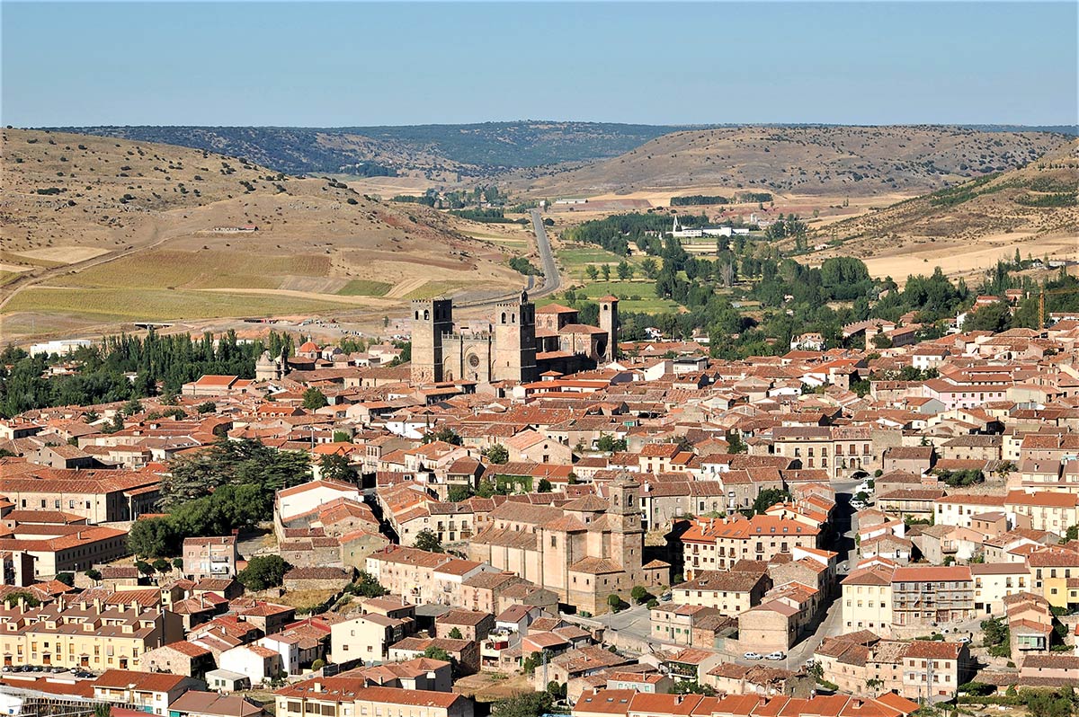 YourKeyToTravel's tweet image. Looking for a great day trip from #Madrid #Spain, look no further than #Siguenza. This beautiful town is steep in history and has an outstanding architectural heritage - only 1.5 hour drive. For more info bit.ly/3L0EvuG