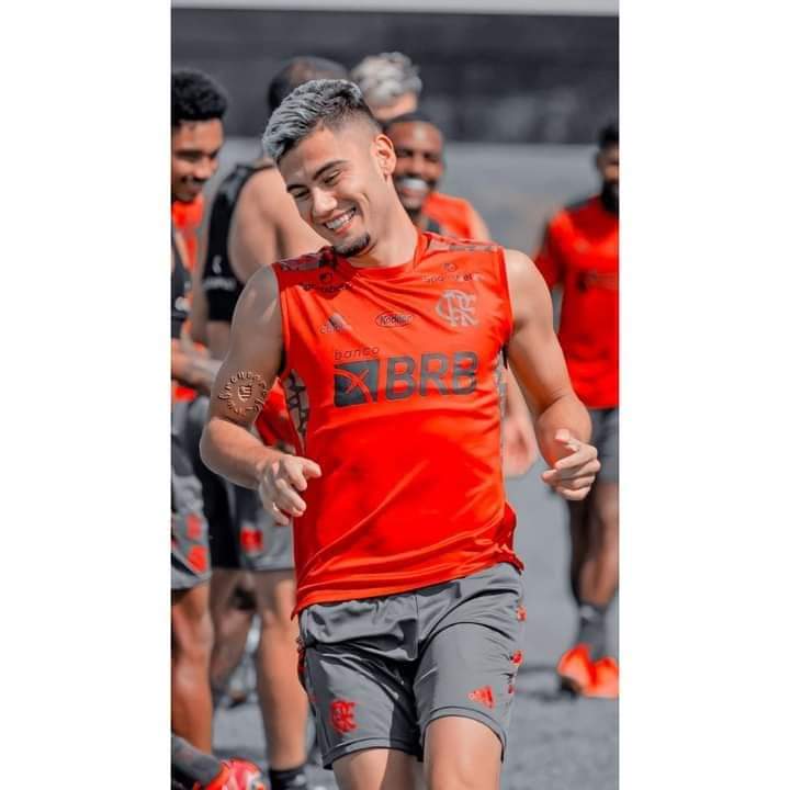 de_kaka18's tweet photo. #NewProfilePic2022 https://t.co/Cb2gC6HJjw