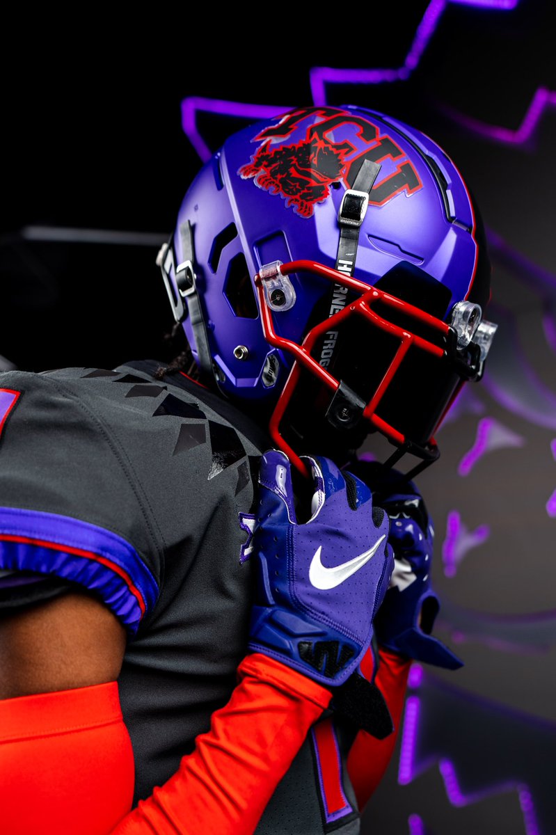 champlew5's tweet photo. 𝕲𝖎𝖛𝖊 ‘𝖊𝖒 𝖍𝖊𝖑𝖑 😈. #GoFrogs https://t.co/AUSkSOjOuf