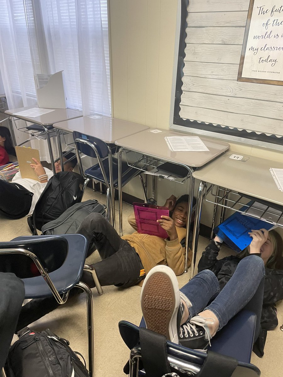 ButnerRachel's tweet image. One of my favorite activities every year. The making of our very own Michelangelo’s- Renaissance art. 🎨 @RMSRavens