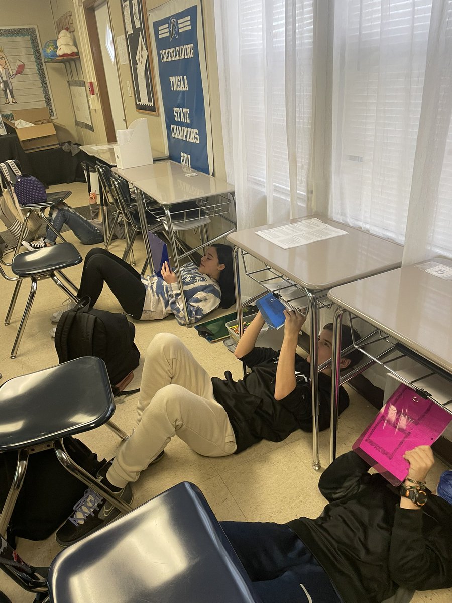 ButnerRachel's tweet image. One of my favorite activities every year. The making of our very own Michelangelo’s- Renaissance art. 🎨 @RMSRavens