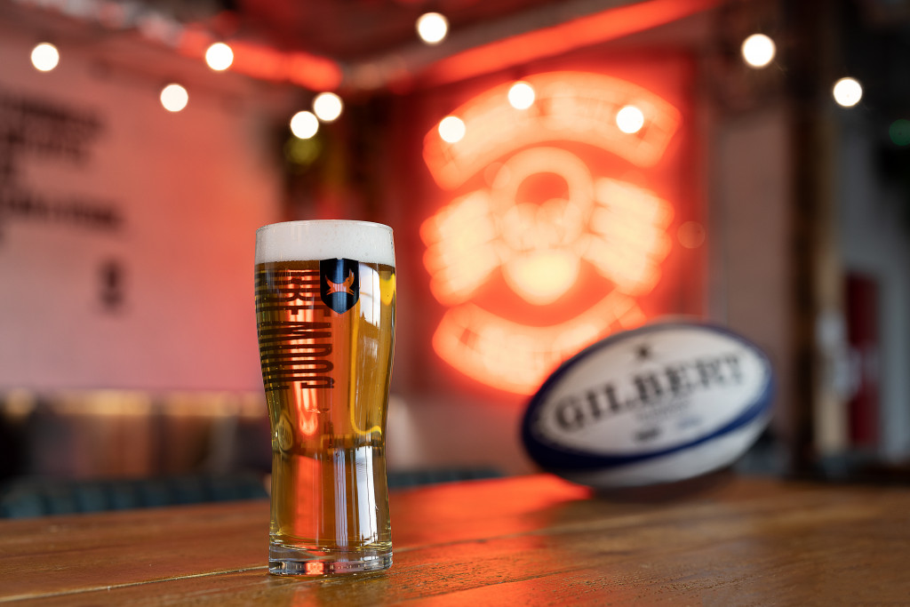Six Nations is BACK on SATURDAY!🏉
With no restrictions, standing at the bar is in full force, we can perch with our pints again! We have plenty of walk-in space this weekend for you to have a pint and catch the match! Pub culture is back, and help us cheer Ireland on ☘️