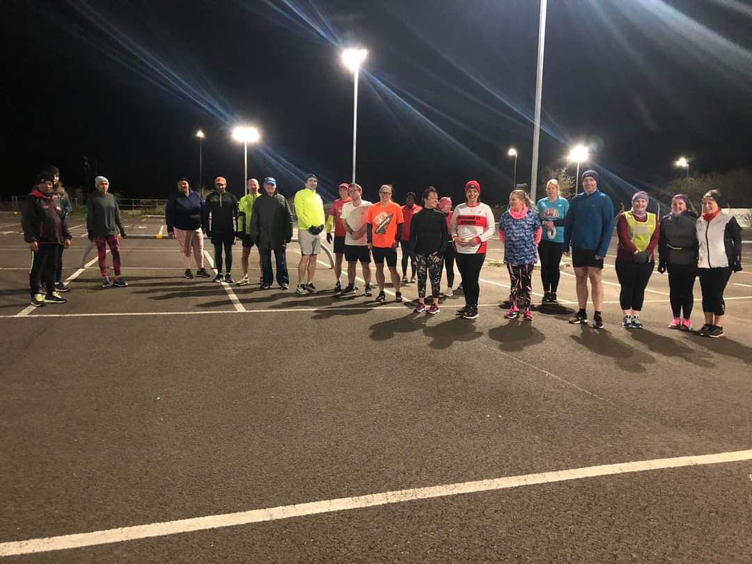 It may be dark and windy but that doesn't stop us meeting up on a Tuesday and going for a run!We have groups for 4 Mile, 5 miles and even a walking group,everyone is welcome at D88.Interested in joining us? DM us  and we can give you all the details you need.#dagenham88