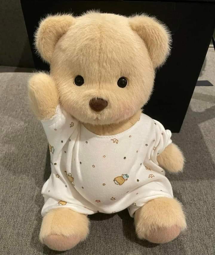 แล้วทำไมเป็นแค่ตุ๊กตาหมีต้องทำตัวน่ารักเรี่ยราดแบบนี้ หนูลูก ㅠㅠㅠㅠㅠㅠㅠㅠ