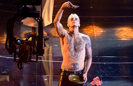 rostokkio's tweet image. I vescovi contro #AchilleLauro: "Doveva battezzarlo #Sangiovanni".
#Sanremo2022