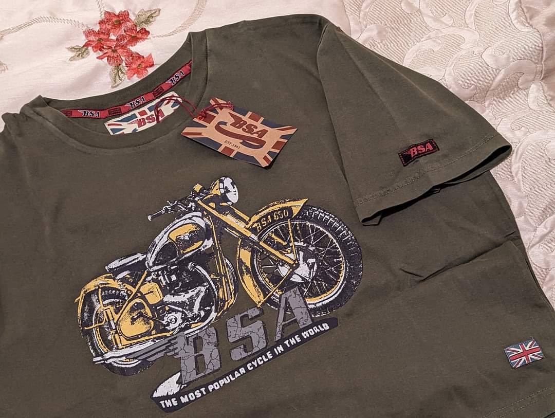 mototingle's tweet photo. 🏍️Competition Tweet🏍️

With the upcoming release of the new BSA Gold Star 650 

I'm giving away this *Official* Top Quality BSA Tee in XL but fits a UK Medium better

Re-Tweet, I'll pick a winner at random 8pm 3rd Feb 2022

🏆 You Gotta Be In It To Win It 

#BSAisBack https://t.co/P15XMrcyv9