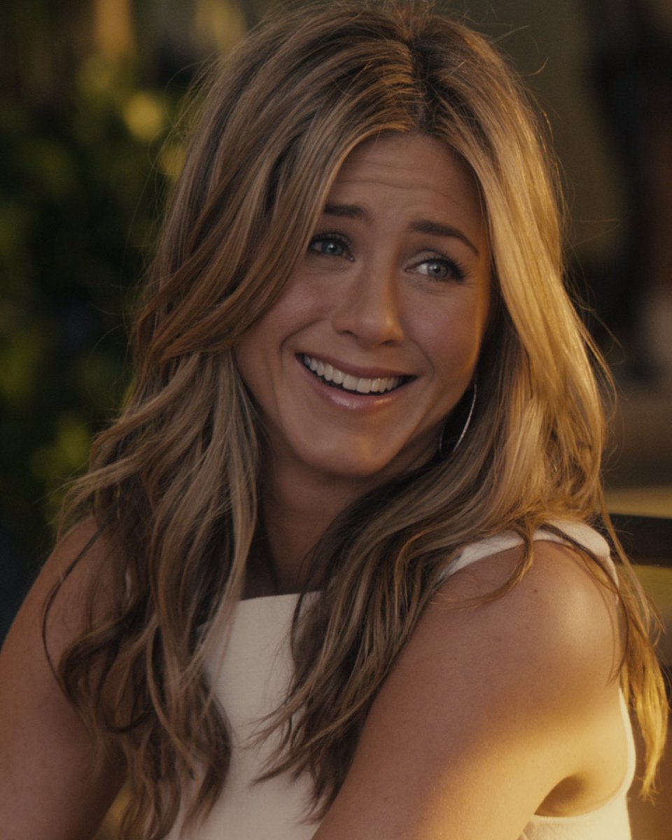 the duality of Jennifer Aniston in JUST GO WITH IT