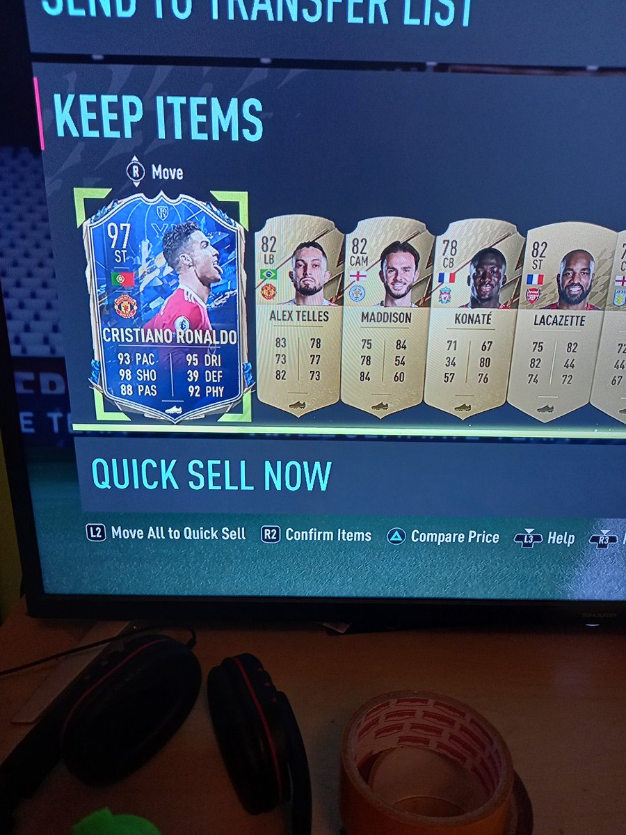pickard_lewis's tweet photo. @PetPetski8 @Castro1021 @EASPORTSFIFA 🤷‍♂️🤣 https://t.co/ple73mUwSc