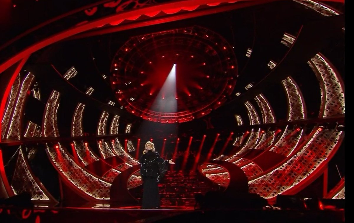 FedericoCleva's tweet photo. #IvaZanicchi in Maleficent #Sanremo2022 https://t.co/EjBGXvnKjS