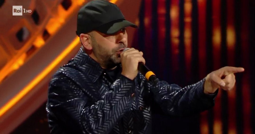 antocicerale's tweet photo. top 10 rapper che Eminem ha paura di dissare
#Sanremo2022 #CheccoZalone https://t.co/RBF4oGsGnd