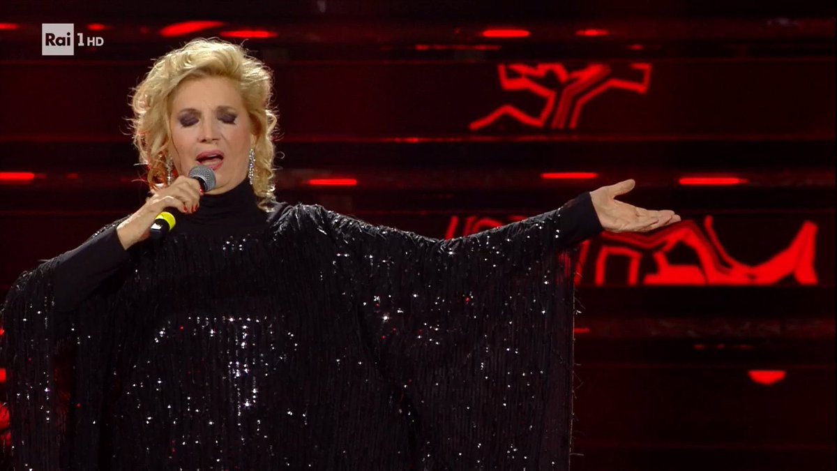 Vaséline Dion (@coachelloo) on Twitter photo La nostra Adele 
#festivaldisanremo2022 #Sanremo2022 La nostra Adele 
#festivaldisanremo2022 #Sanremo2022