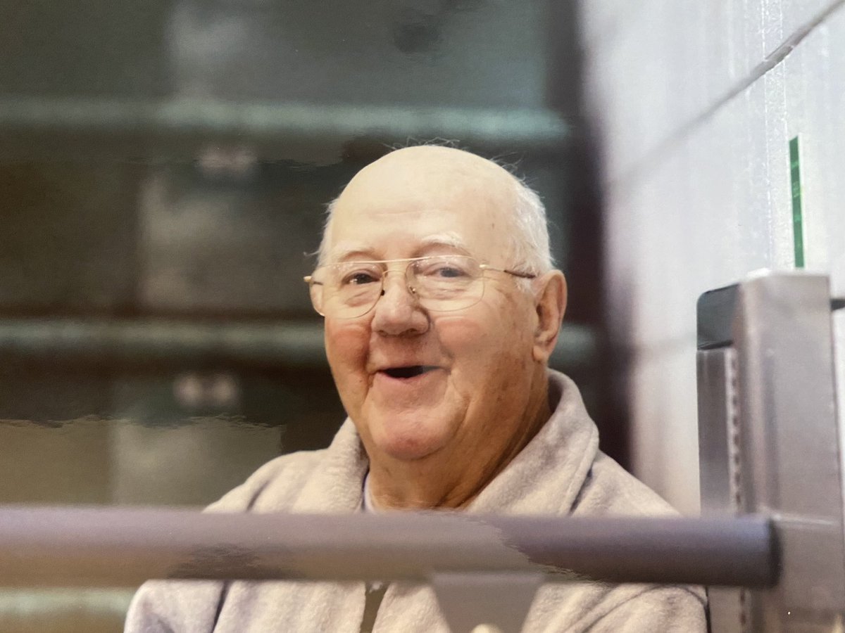 irishat25 tweet media