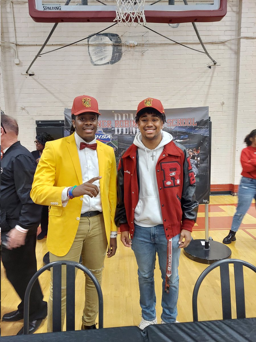 CoreyPetty1's tweet photo. With the combination of the quarterback from your high school coming along, it could end up being a special surprise occasion every Saturday this fall. https://t.co/uQS5EaWM2j