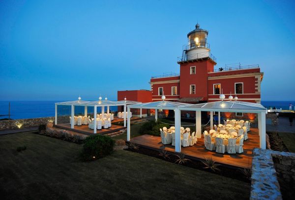 FlMichele69's tweet photo. Come ti trasformò un antico faro del 1866 in un lussuoso resort fronte mare 
#CapoSpartivento🌊 #Sardegna💙
@ItalianNavy https://t.co/pCjBvcjCn4
