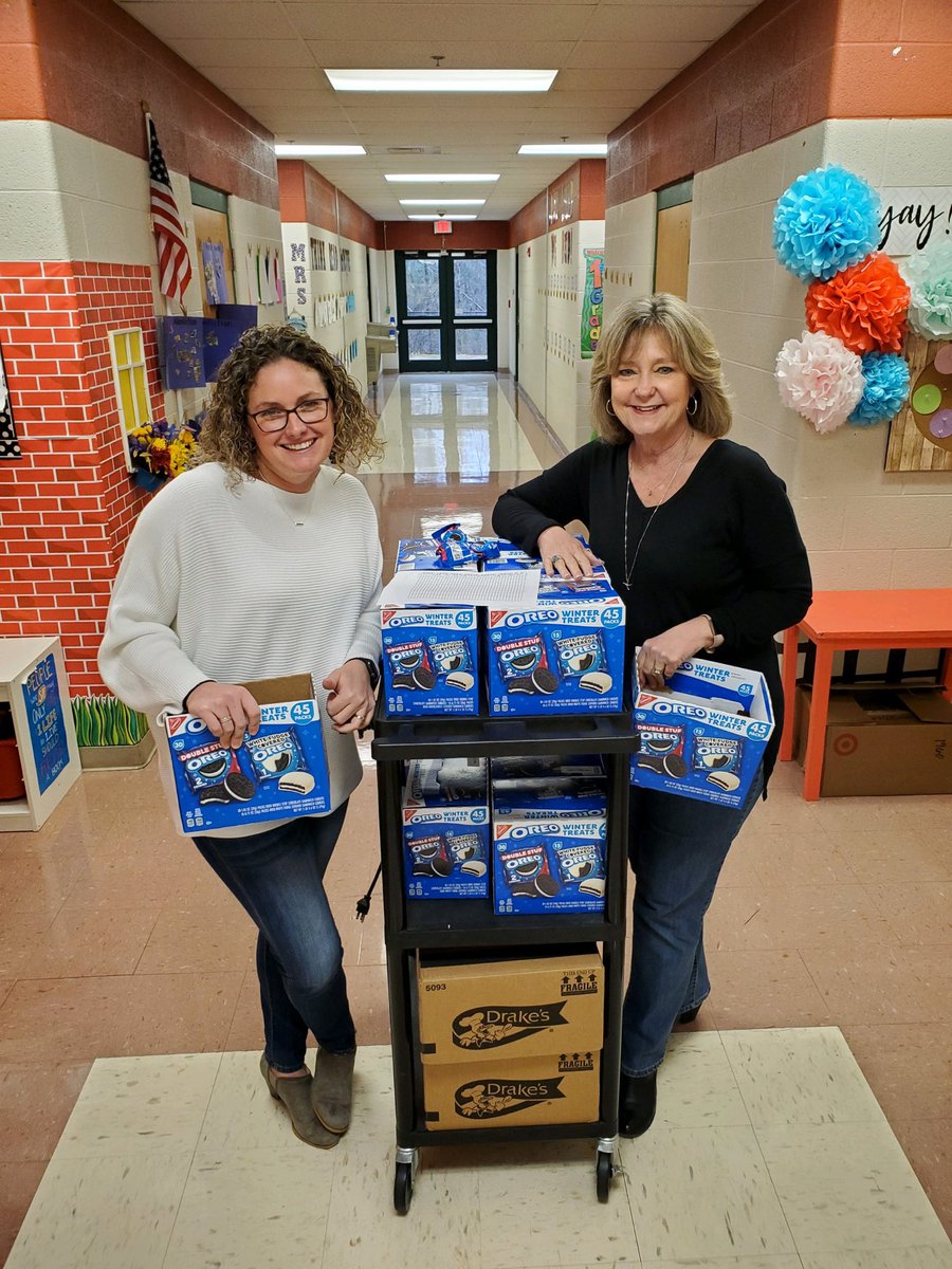 We saw lots of doubles today for 2-2-22. We had so many friends wearing black or white and we all enjoyed an extra sweet double stuffed treat. #wherethemagichappens