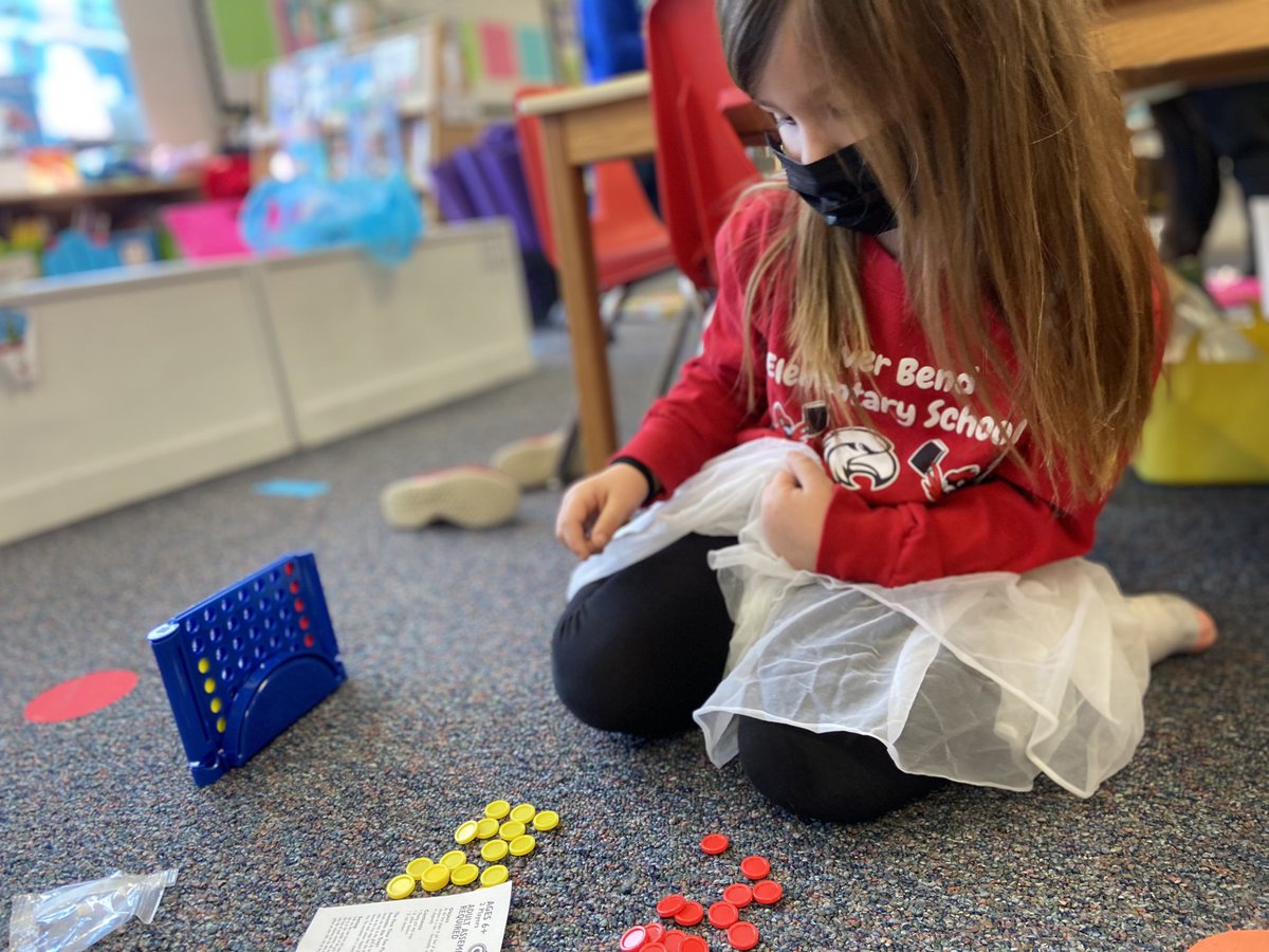 msflanary's tweet photo. Global Play Day @RBESCardinals! #globalplayday #kidsdeserveit #Kindergarten https://t.co/qTGp4IIQ8b