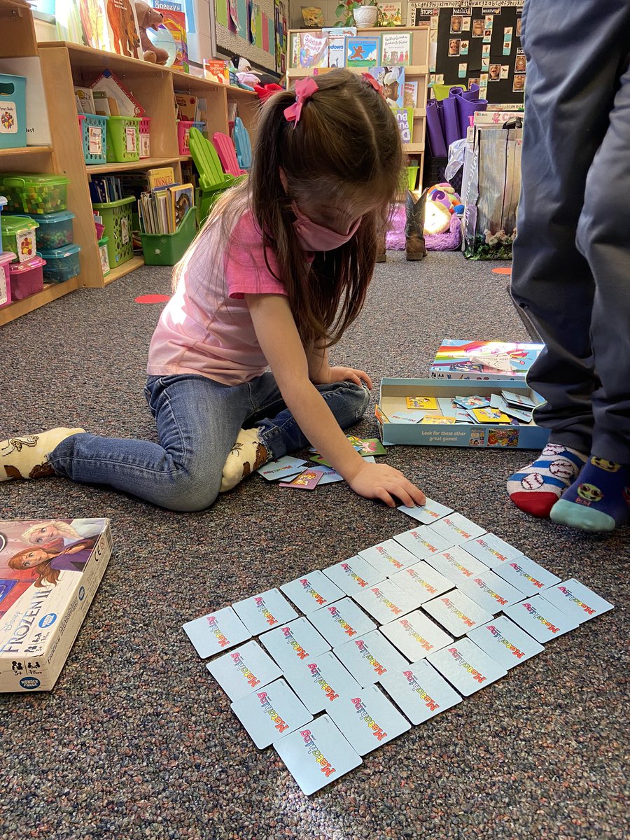 msflanary's tweet photo. Global Play Day @RBESCardinals! #globalplayday #kidsdeserveit #Kindergarten https://t.co/qTGp4IIQ8b