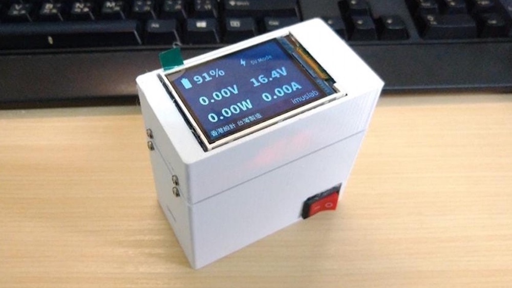 arduino's tweet photo. This DIY power bank can deliver up to 60W and displays info in real-time: https://t.co/UIMneac2mb https://t.co/MYc1kz5o8p
