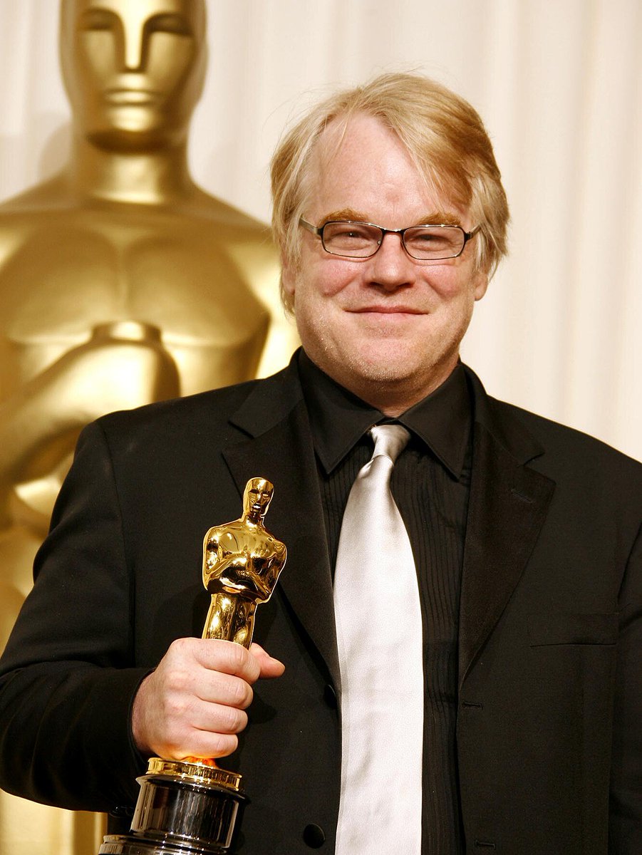 American entertainer #PhilipSeymourHoffman died from a drug overdose #onthisday in 2014.

#otd #actor #director #producer #movies #cinema #BoogieNights #AlmostFamous #Capote #TheBigLebowski #TheTalentedMrRipley #HungerGames #PatchAdams #AlongCamePolly #SynecdocheNewYork #trivia