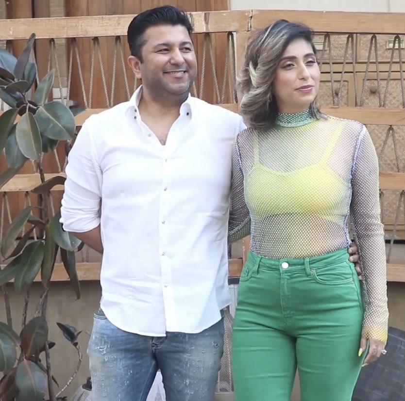 NBeeWarriors's tweet photo. #NehaBhasin and Sam ❤️
#NehSam https://t.co/U4iEhECphD