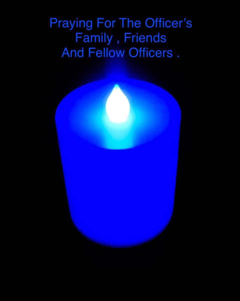PajaritoAzul76's tweet photo. @MassStatePolice Prayers of peace and strength for his family and fellow Troopers. Like so many others, Trooper Whittier bravely #STOODINTHEGAP to serve and protect. #herogoinghome. 🙏🏼🇺🇸 https://t.co/Yxrzsninst