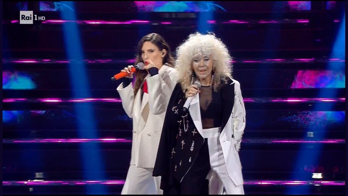 VanityFairIt's tweet photo. Energia ne abbiamo? #Sanremo2022 #SanremoConVanity https://t.co/8yyU5wVJV9