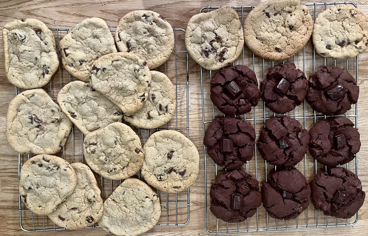 Do we have enough for the trip do you think @hilltopgina and @Kevinhotspur999 ?!😉
#VeganCookies 💚😋#VeganLandMovement 🌳💚🌳💚🌳💚🌳💚🌳