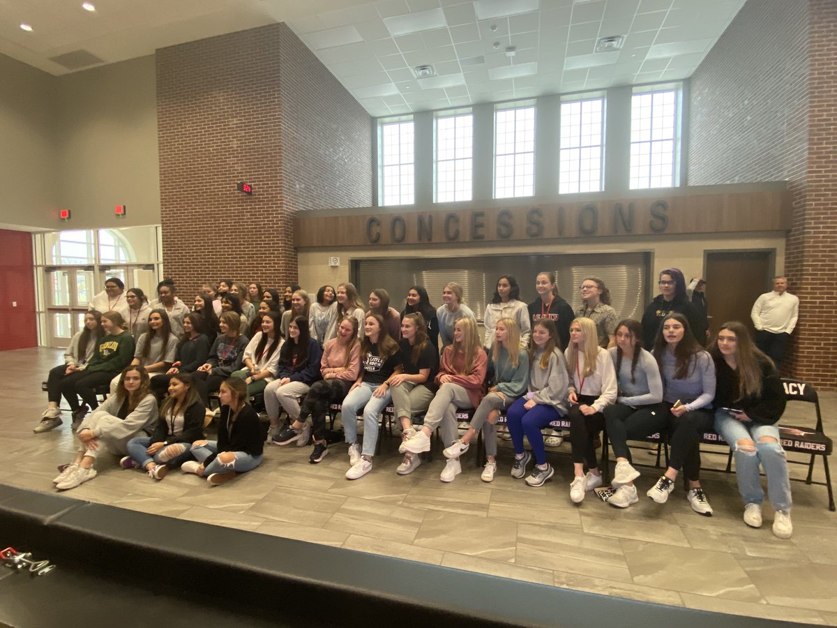 BrandonOSports's tweet photo. Tyler Legacy’s Colleen Gilliland (@ckgilliland) signs to play for @LittleRockSoc. @etfinalscore @TLGirlsSoccer https://t.co/PRgCTwk9bo