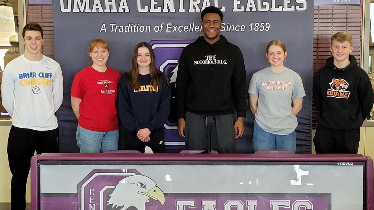 Congratulations to these Central High student athletes who signed their National Letters of Intent today! 🦅 #chsdowntownproud