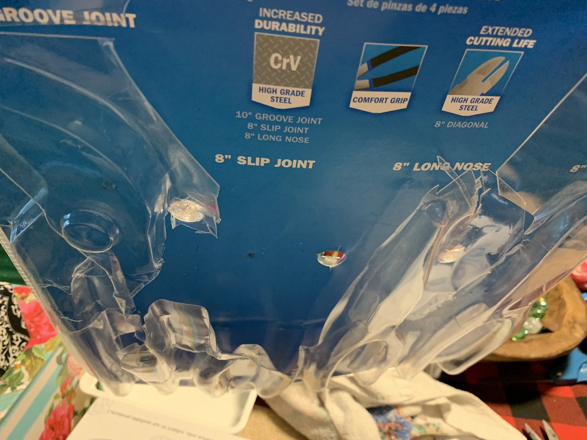 DrBex_12's tweet image. @harttoolsusa Pls explain how to safely remove these tools without slicing your hand.  My son gave me these so I would quit using his but doubt he expected an act of God to open #unsafe #DoitwithHart